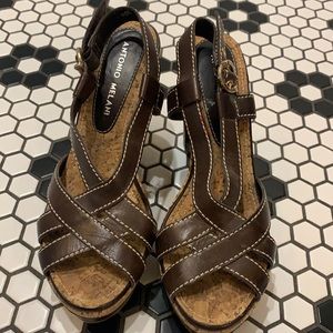 Size 5.5 Antonio Milani brown platform sandal